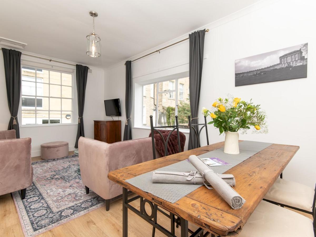 Pass The Keys Stylish 2 Bed Central Bath Apartment With Parking Exterior photo