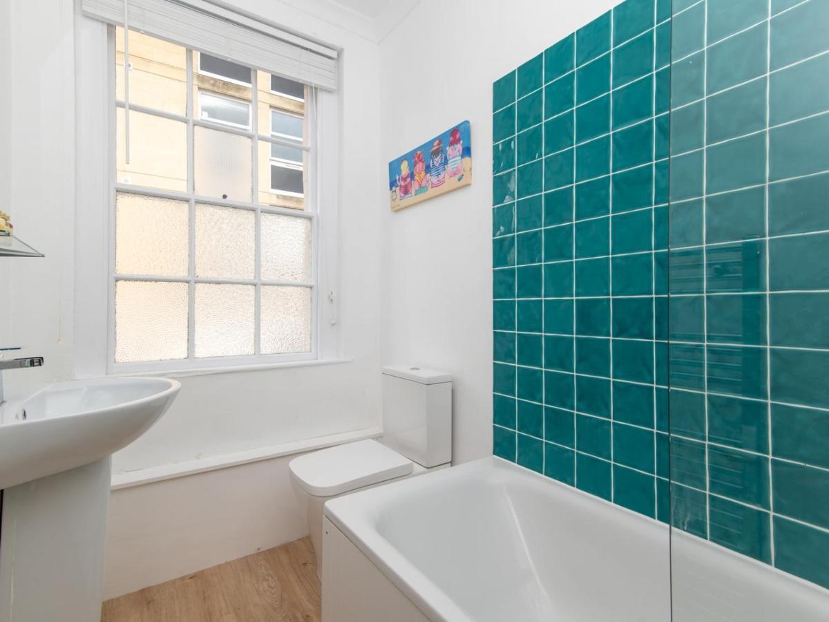 Pass The Keys Stylish 2 Bed Central Bath Apartment With Parking Exterior photo